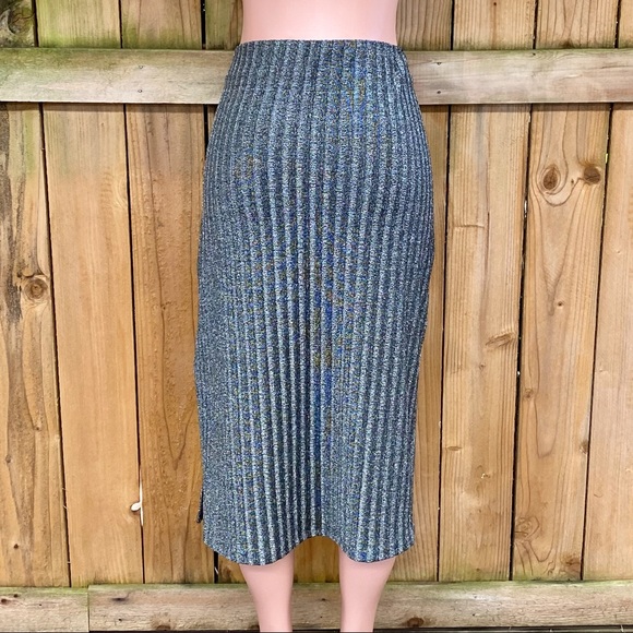 Torrid Glitter Ribbed Knit Pencil Skirt EUC - Picture 4 of 9